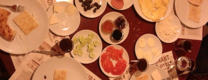 Sofra Restaurant is one of Hulya'nın Beğendiği Mekanlar.