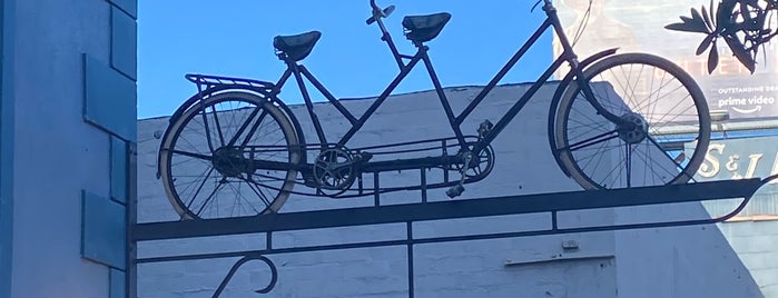 Bicyclette is one of Lugares guardados de A.