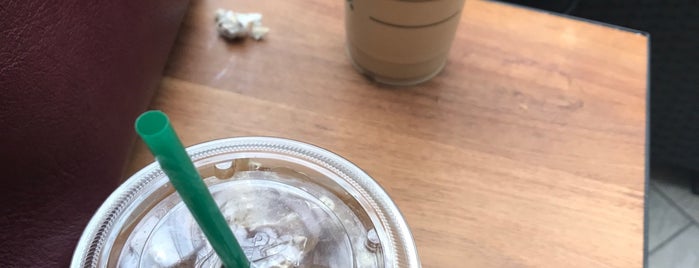 Starbucks is one of Luis : понравившиеся места.