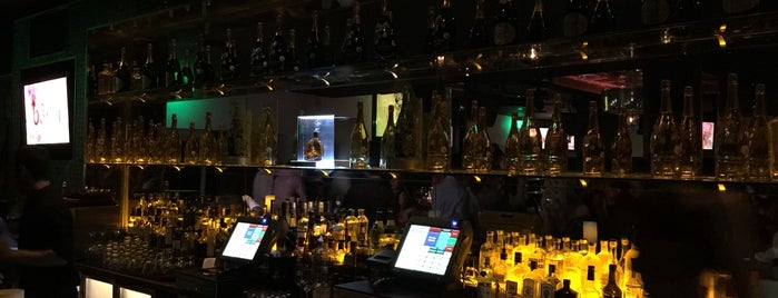 Bâoli Miami is one of สถานที่ที่ Fernando Viana ถูกใจ.