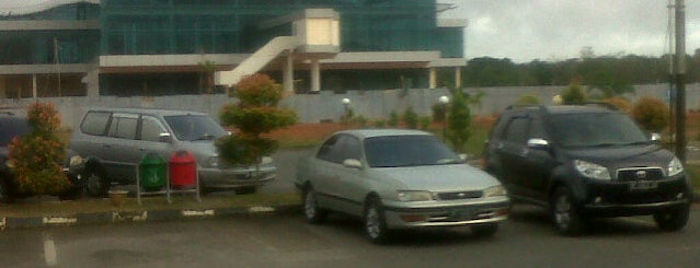 Bandar Udara Internasional Raja Haji Fisabillilah (TNJ) is one of Airports in Indonesia.