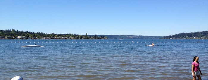 Lake Sammamish State Park is one of Washington State Parks covered by Discover Pass.