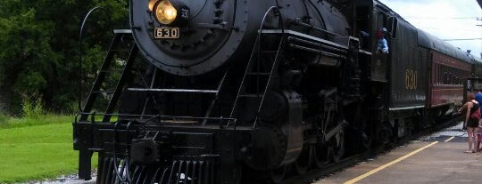 Tennessee Valley Railroad Museum is one of Chattanooga.