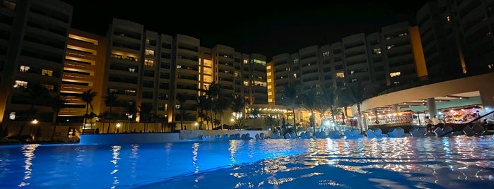 Royal Sands Resort is one of Eddy'in Beğendiği Mekanlar.