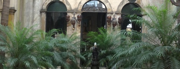 El Palacio De Las Vacas is one of Guadalajara.