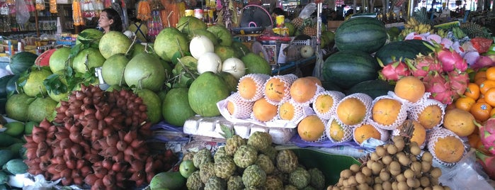 Cha-Am Fresh Market is one of Hua Hin.