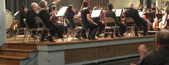 Greenwich Village Orchestra is one of สถานที่ที่ Kim ถูกใจ.