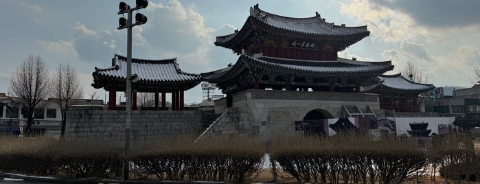 Jeonju Pungnammun is one of 전주여행.