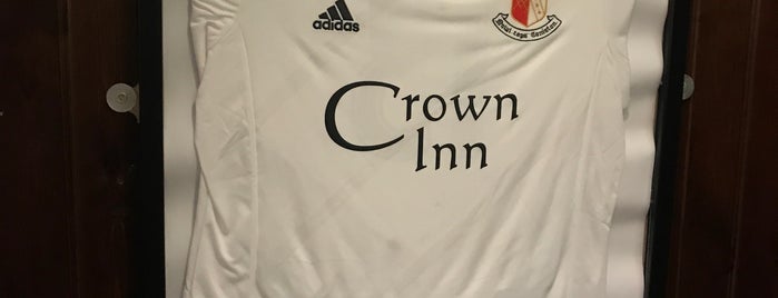The Crown Inn is one of สถานที่ที่ Tristan ถูกใจ.