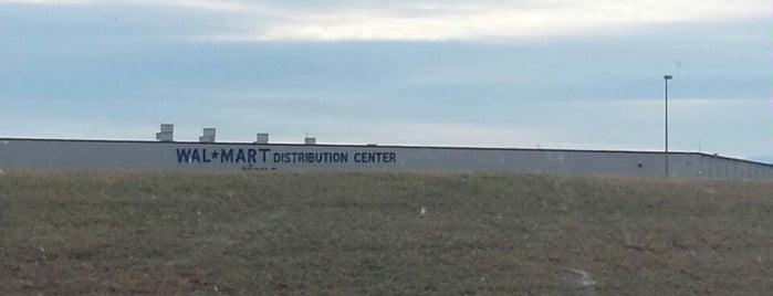Wal-Mart Distribution Center is one of SHIPPING / RECEIVING CUSTOMERS.