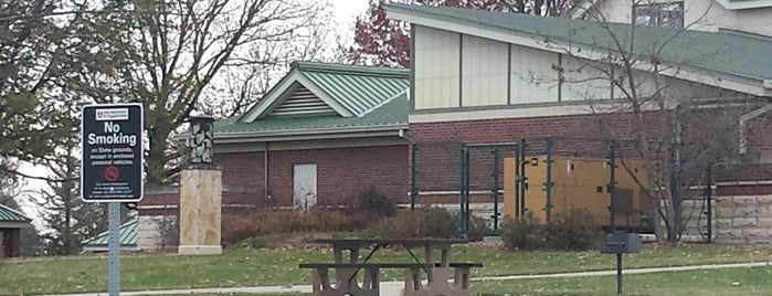 Iowa State Welcome Center/Lamoni Rest Area is one of Becky 님이 좋아한 장소.