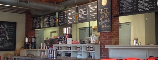 Tasi Cafe is one of สถานที่ที่บันทึกไว้ของ Jay.