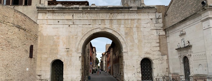 Arco d'Augusto is one of Fano e dintorni.