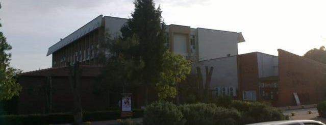 Yabancı Diller Yüksekokulu is one of Lugares favoritos de Gizem.
