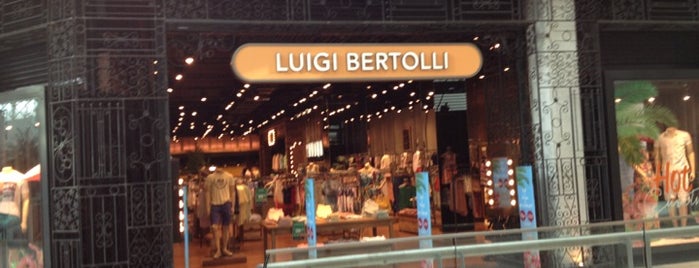 Luigi Bertolli is one of Lieux qui ont plu à Julianna.