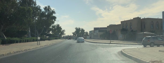 شارع المدارس (الرميثيه) is one of สถานที่ที่บันทึกไว้ของ Mishal.