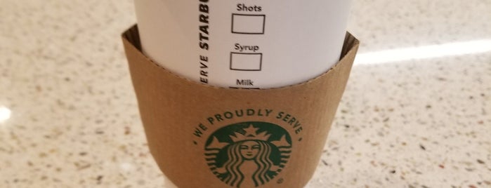 Starbucks is one of Lugares favoritos de Christina.