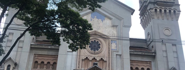 Paróquia Nossa Senhora Auxiliadora is one of Igrejas e capelas.