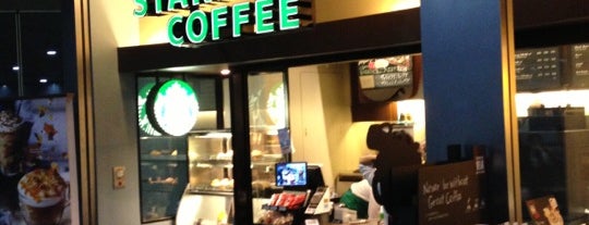 Starbucks is one of Orte, die Sora gefallen.