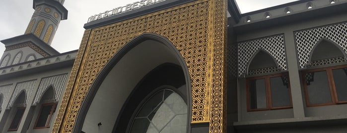 Masjid Besar Lembang is one of Gravity Calibration.