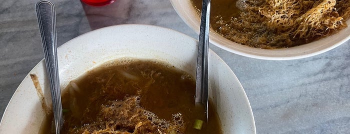 Laksa Telur Goreng Bersarang is one of Ipoh.