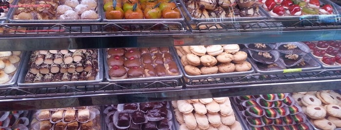 Bay Ridge Bakery is one of Tom’s Liked Places.