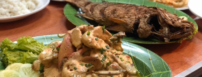 Cak Sis Seafood & Lalapan is one of makan-makan di jember.
