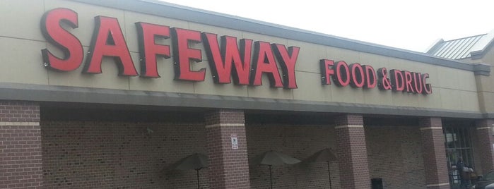 Safeway is one of สถานที่ที่ Brandon ถูกใจ.