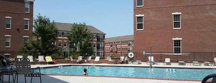 Naval Square Pool is one of Tempat yang Disukai Özge.