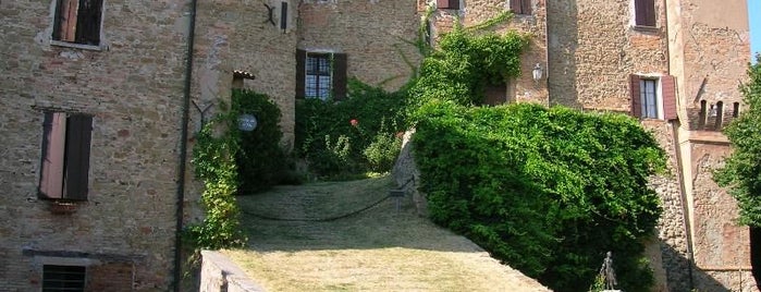 Monteleone is one of ITINERARI E LUOGHI IN TERRA DI ROMAGNA.