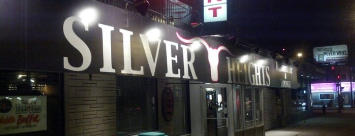 Silver Heights Restaurant is one of Tempat yang Disimpan Renda.