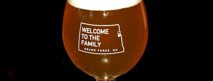 Half Brothers Brewing Company is one of Posti che sono piaciuti a Neal.