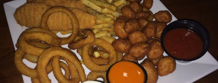 Frankie's Sports Bar and Grill is one of Lugares favoritos de A.