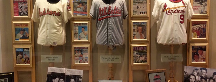 Roger Maris Baseball Museum is one of Fargo.