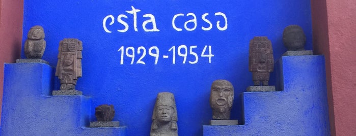 Museo Frida Kahlo is one of Tempat yang Disukai Luci.