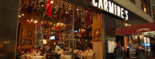 Carmine’s Italian Restaurant is one of New York by Locals.