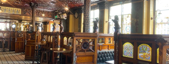 The Crown Liquor Saloon is one of Belfast'15.