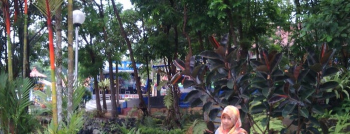 Owabong Waterpark is one of Momen.