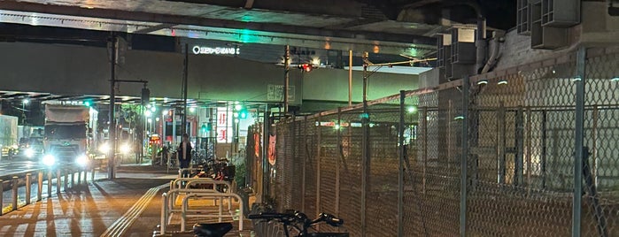 江東区臨海部コミュニティサイクル H1-37.東雲駅(東京湾岸道路) is one of 東京の東側のバイクシェアのサイクルポート🚲.