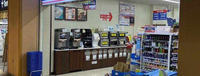 Lawson is one of 行き付けの店.