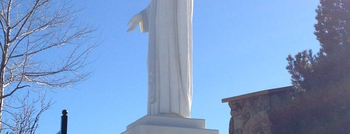 Mother Cabrini Shrine is one of Lieux qui ont plu à Guthrie.