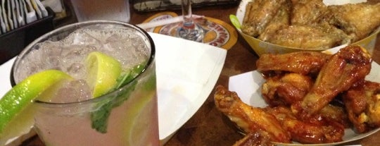 Buffalo Wild Wings is one of Tonyさんのお気に入りスポット.