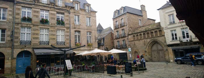 Place Des Cordeliers is one of Normandiya.