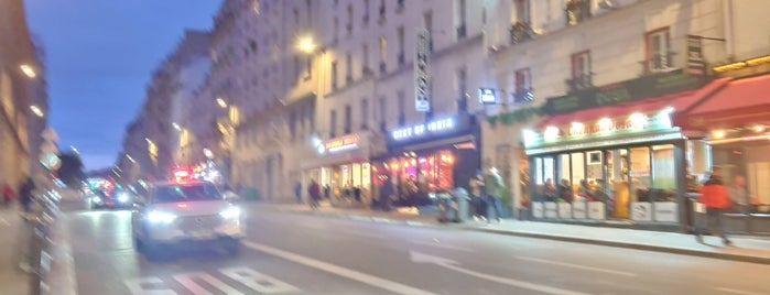 Rue du Faubourg Saint-Denis is one of paris mx fav.