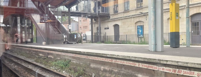 RER Pantin [E] is one of saturno.