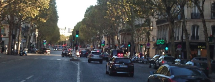 Boulevard Malesherbes is one of Oh l'amour, l'amour: Paris.