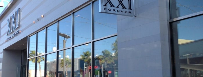 Forever 21 is one of สถานที่ที่ Rachel ถูกใจ.