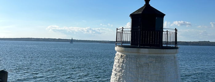 Castle Hill Lighthouse is one of Newport.