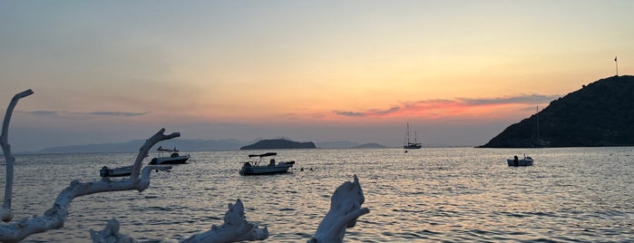 Arriba Beach Gumusluk is one of İzmir Denenecek.