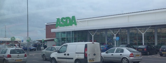 Asda is one of Vanessaさんのお気に入りスポット.